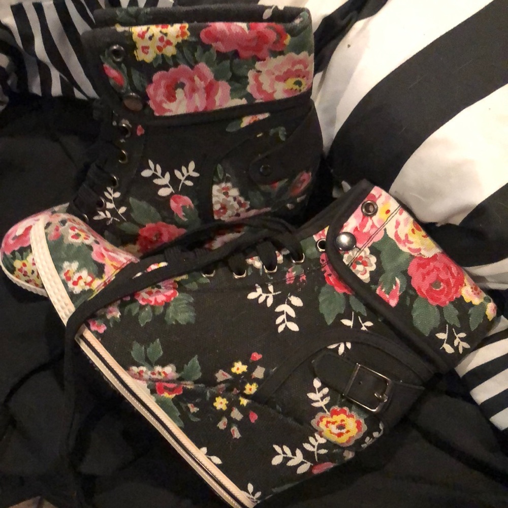 Bucco capesis floral wedged sneakers